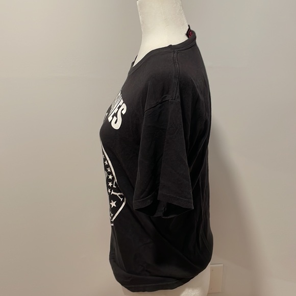 Ramones Mens Band Tee - Picture 3 of 5